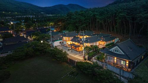 Gyeongju Recreation Area Hanok Pool Villa — 4-Star Luxury Hotel in Gyeongju, South Korea