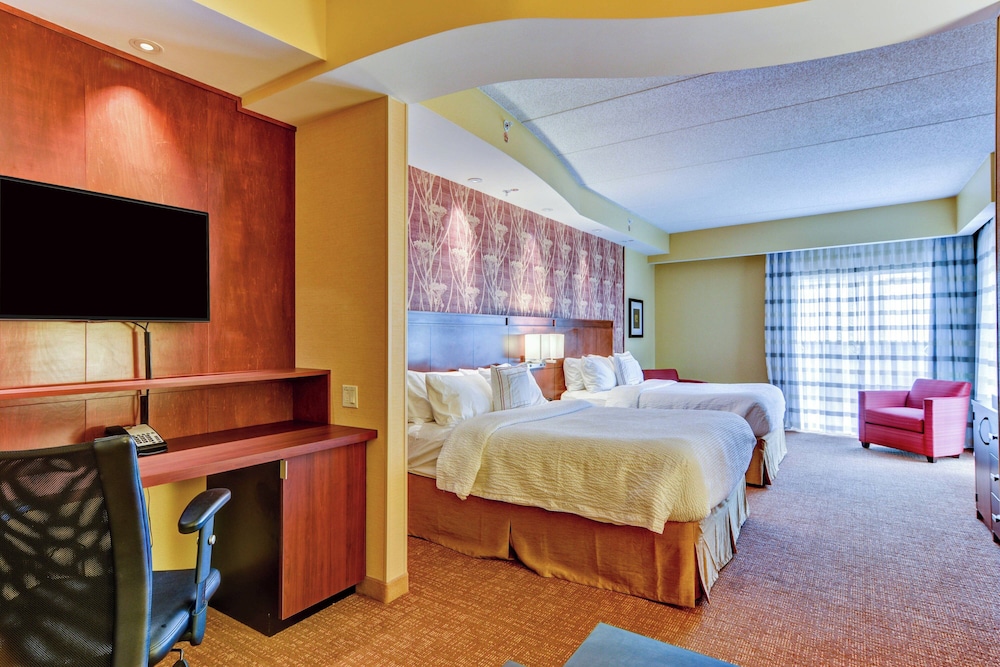 Courtyard by Marriott Bridgeport Clarksburg - photo 12