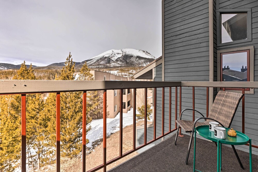 Private Balcony and Resort Perks Silverthorne Condo - photo 2
