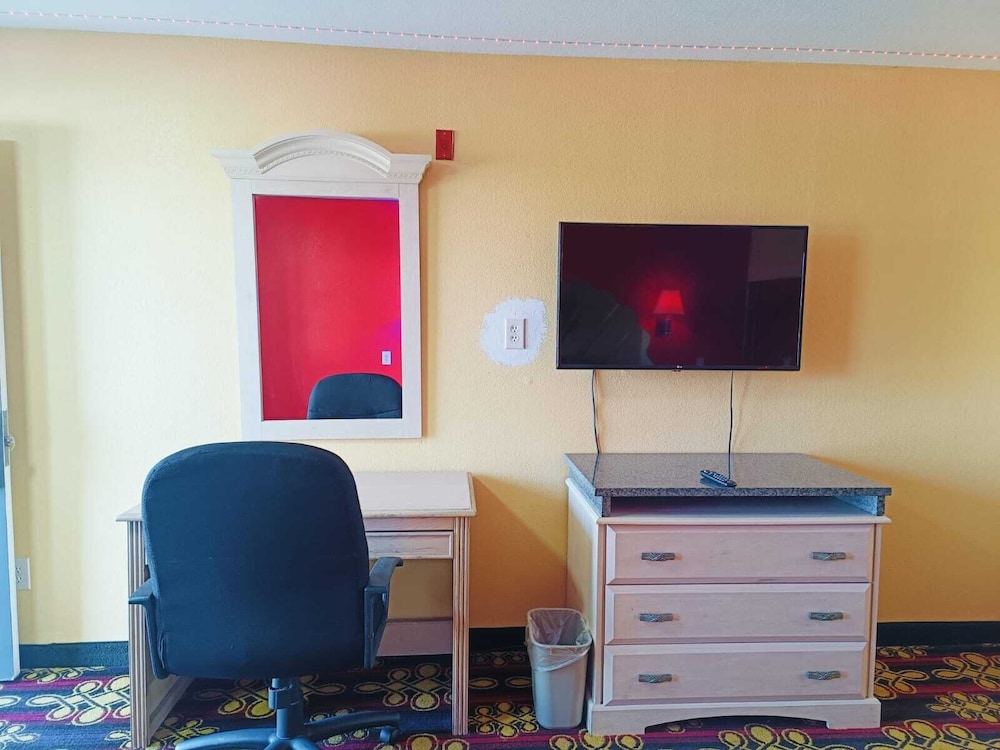 Heights Inn - photo 17