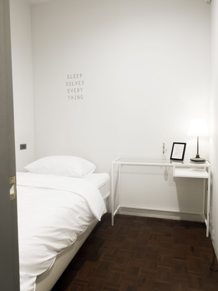 Weeping Willow Sukhumvit 26 Hostel