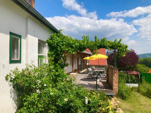 Sonnhof Ressl — 4-Star Luxury Hotel in Klosterneuburg, Austria