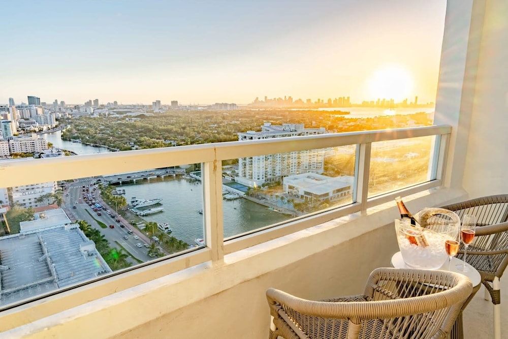 Fontainebleau Miami Beach Private Luxury Suites - photo 486