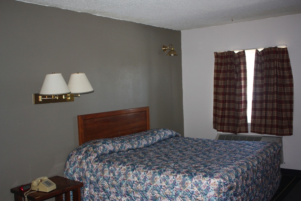 Lake Erie Lodge - photo 6