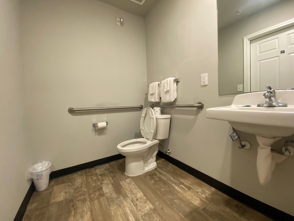 WoodSpring Suites Atlanta Airport - photo 26