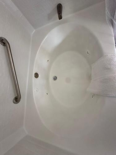 MooreField Suites Greensboro East - photo 6