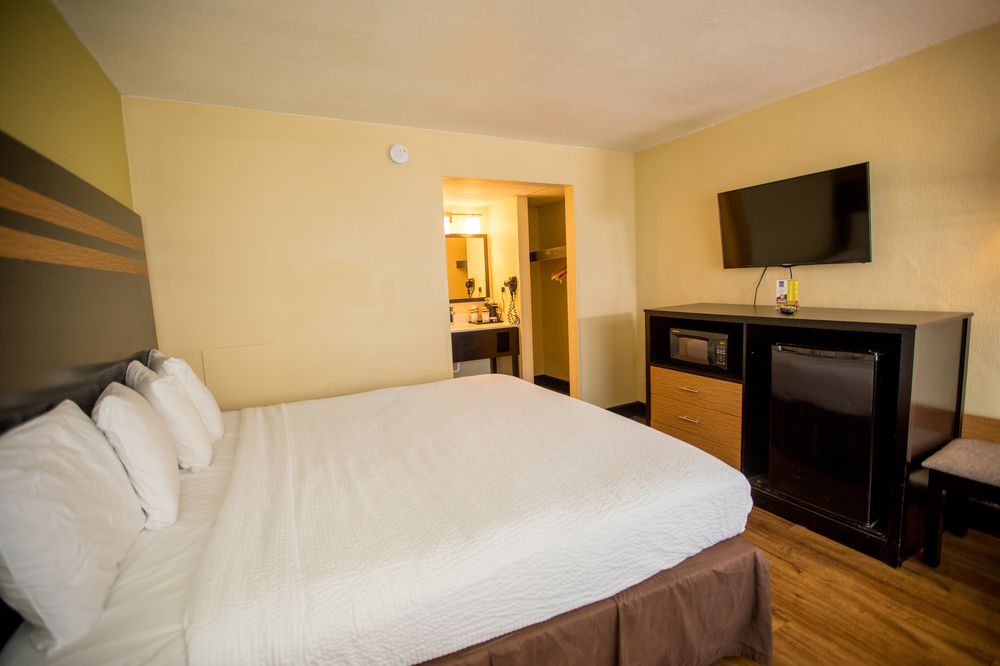 Blu Atlantic Oceanfront Hotel & Suites - photo 7