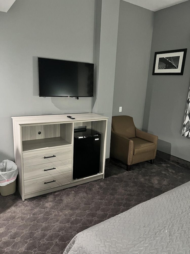 Deluxe Inn & Suites Long Island City NYC - photo 3