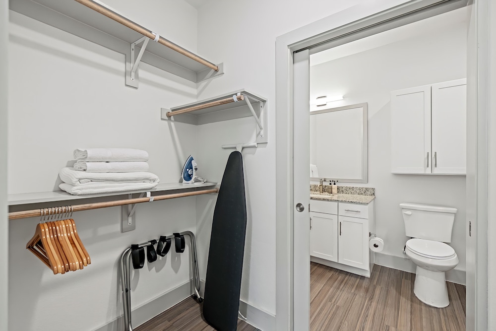 Placemakr Downtown Austin - photo 192