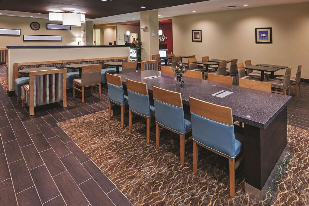 La Quinta Inn & Suites by Wyndham Wichita Falls MSU Area - photo 51