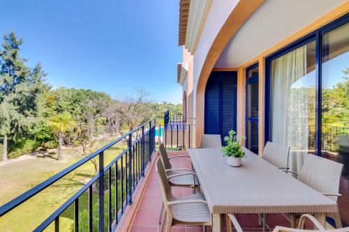 Al Apartamento Vila Sol F5 Ao — 4-Star Luxury Hotel in Quarteira, Portugal