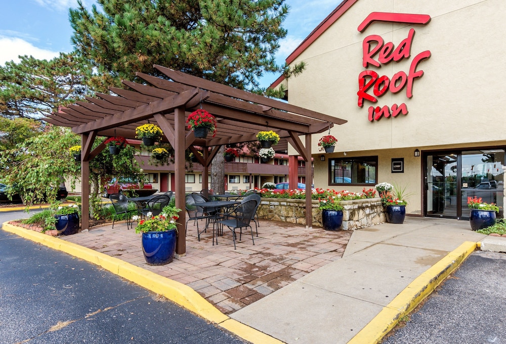 Red Roof Inn Grand Rapids Airport - photo 39