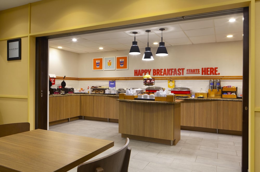Hampton Inn & Suites Tampa North - photo 52