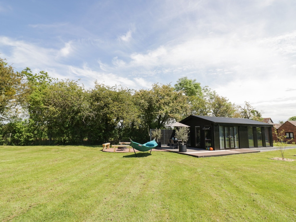 The Tractor Shed - carbon neutral hotel in Worcester