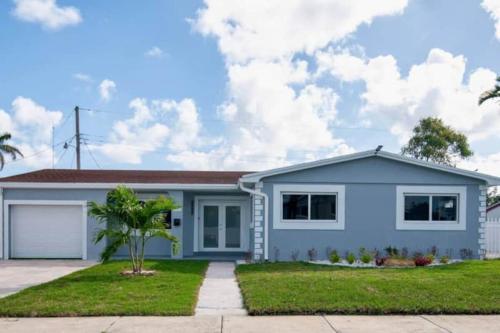 Luxury Retreat Near Hard Rock — hotel near Miami-Opa Locka Executive Airport