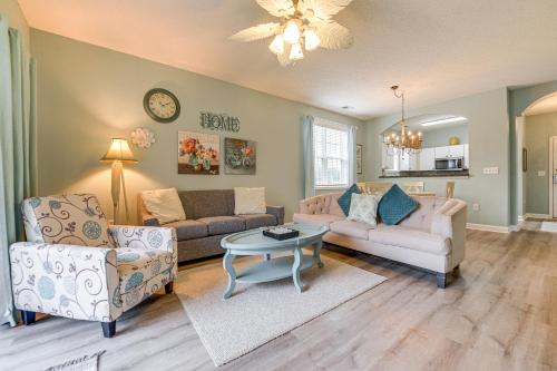 3 Mi to Beach North Myrtle Beach Condo with Patio — 4-Star Luxury Hotel in Myrtle Beach, United States