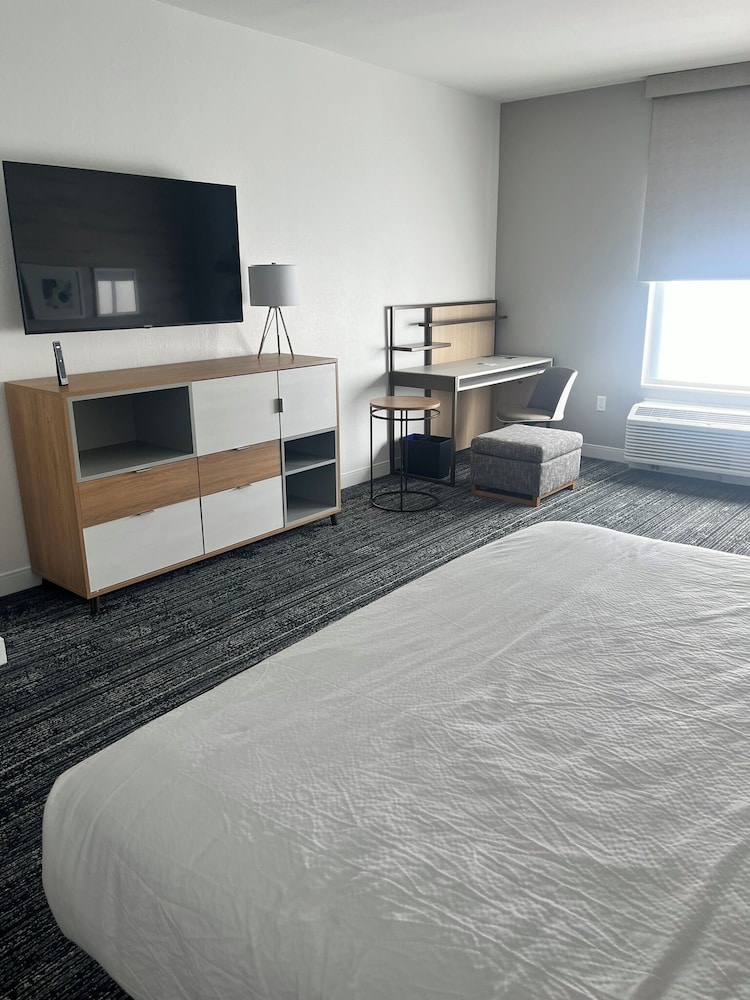 Towneplace Suites By Marriott Cincinnati Oakley - photo 18
