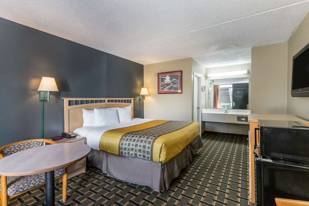 Travelodge by Wyndham Savannah Area Richmond Hill - photo 12