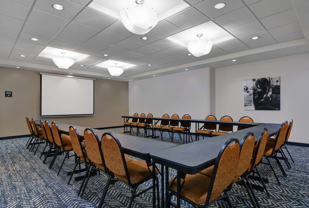 Hampton Inn Bath - photo 40