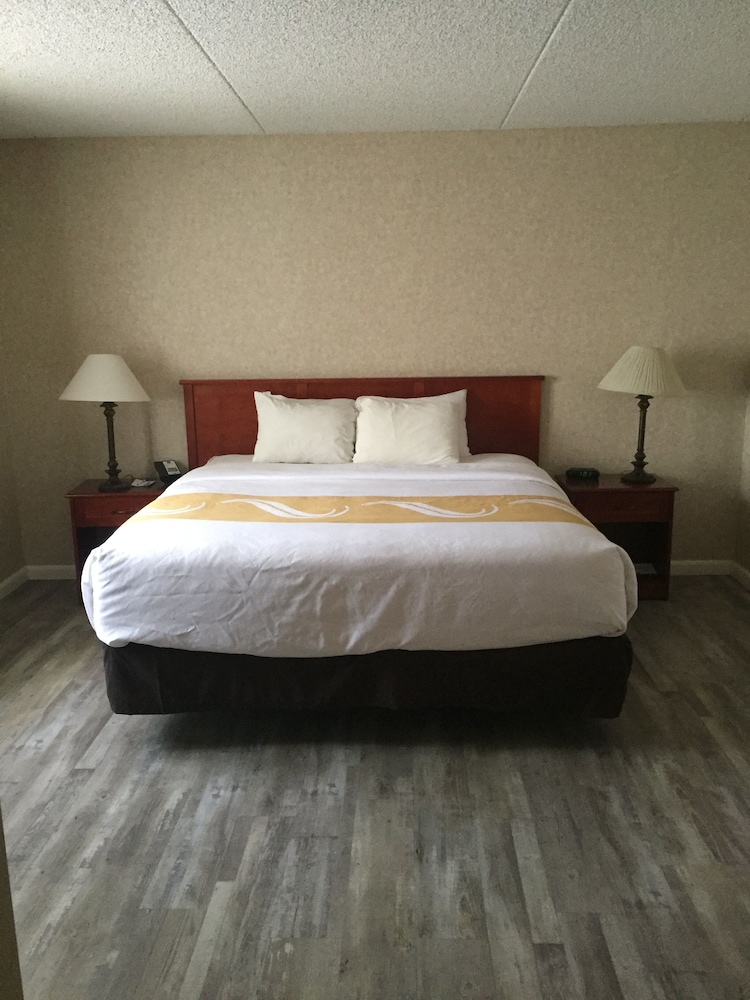 Quality Inn & Suites Albuquerque Midtown University Area - photo 8