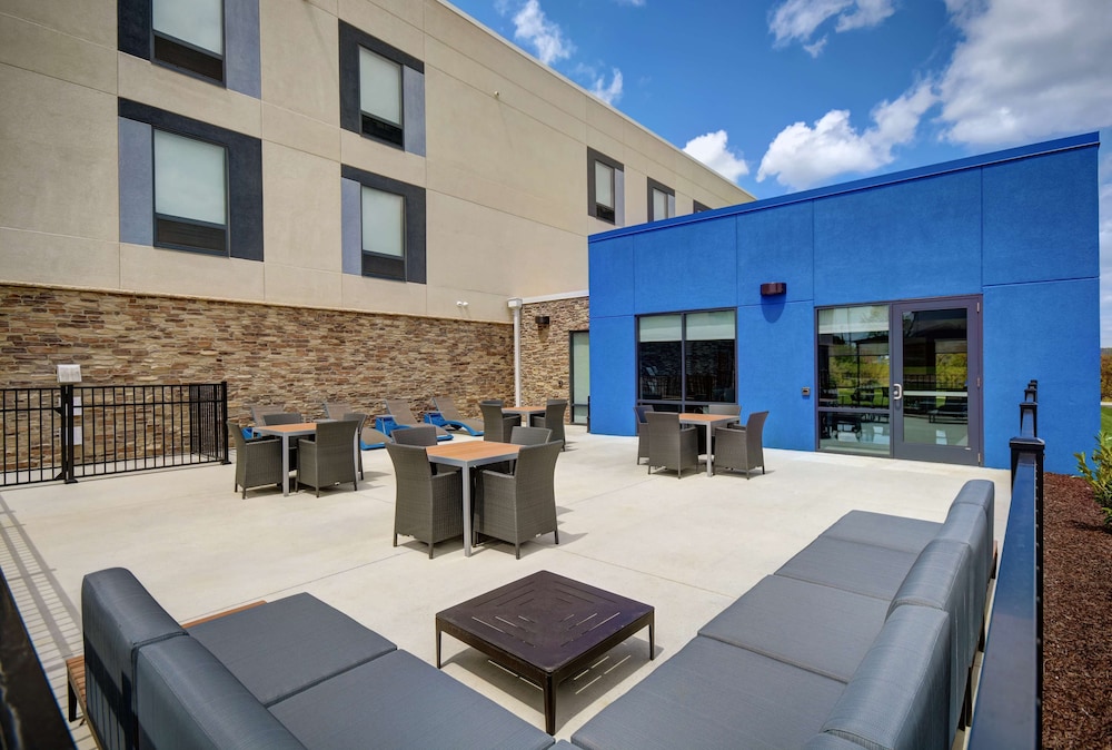 Hampton Inn Cave City KY - photo 42