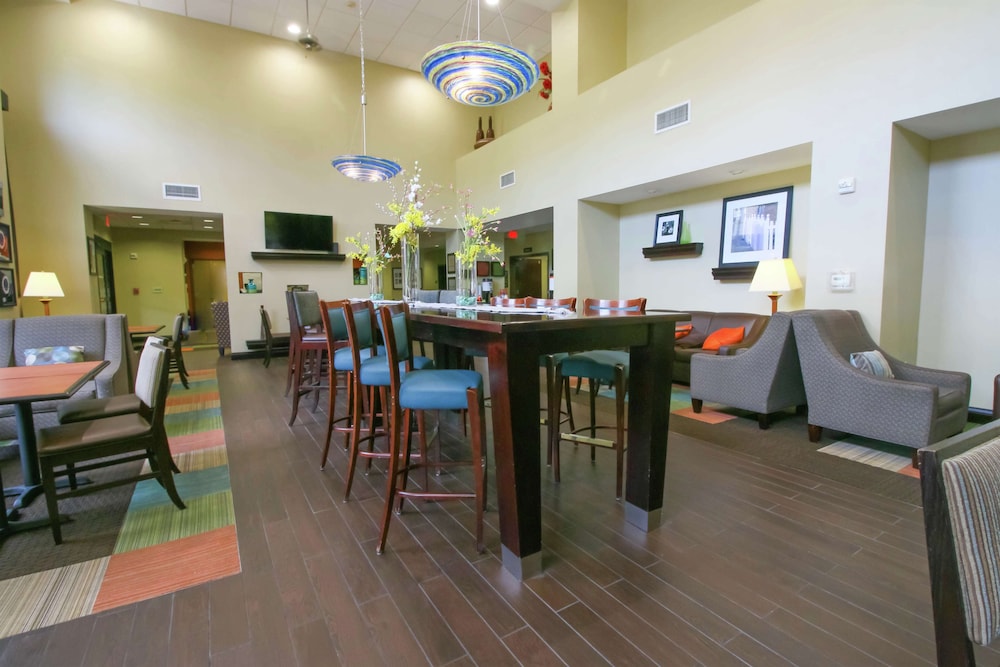 Hampton Inn & Suites by Hilton Flowery Branch Lake Lanier - photo 2