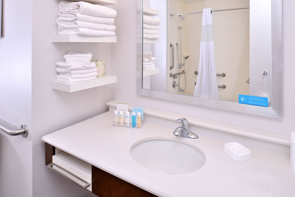 Hampton Inn & Suites Ann Arbor West - photo 30
