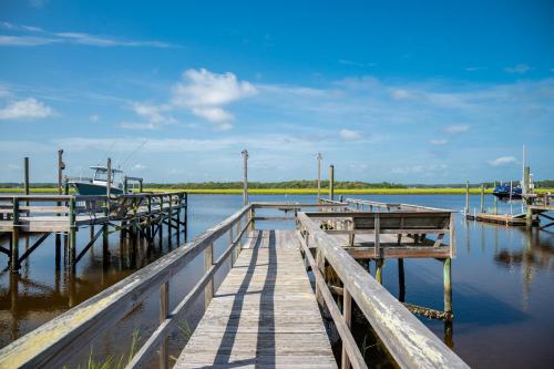 Sound Sleeper by Oak Island Accommodations - photo 42