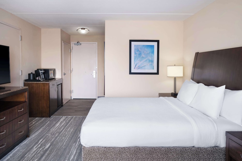 Hilton Garden Inn Houston Bush Intercontinental Airport - photo 7