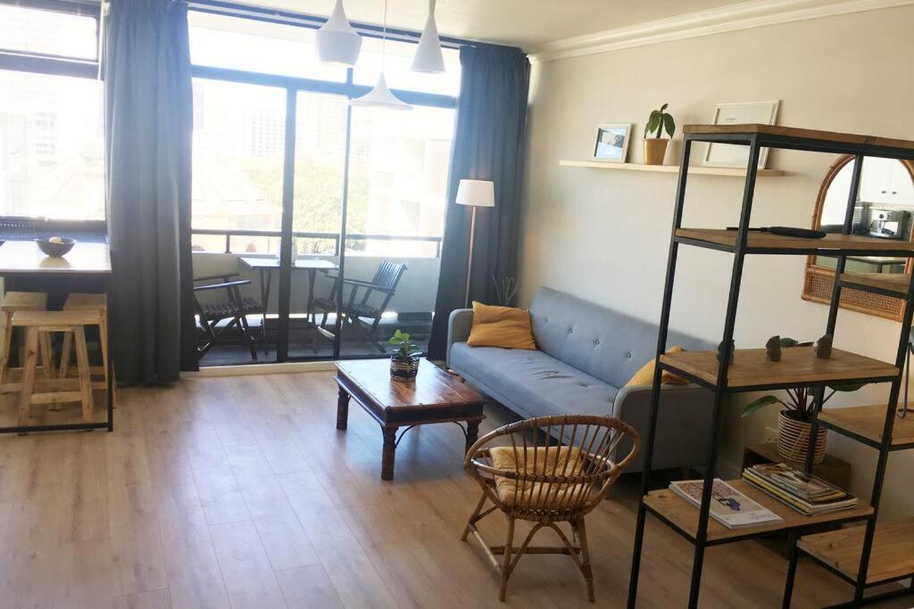 Stylish studio with swimming pool in the city bowl