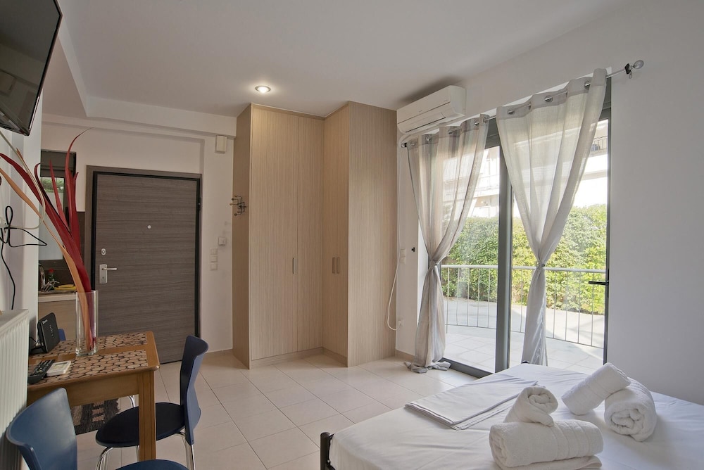 Glyfada Cozy in Glifada — 4-Star Luxury Hotel in Glyfada, Greece