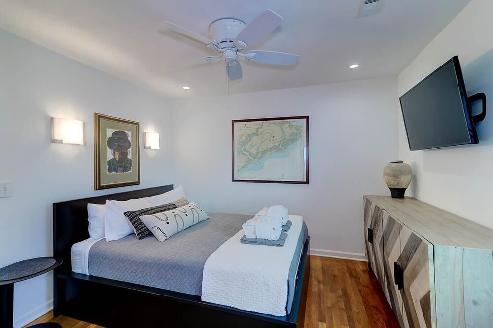 1619 E Ashley Namastay Oceanfront 4 Bedrooms - photo 5