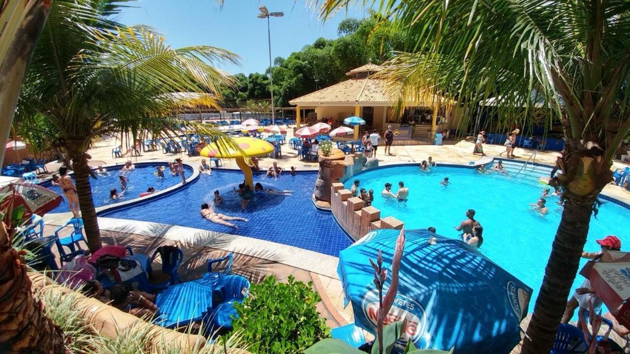 Resort Golden Dolphin Grand Hotel 517 com roupa de cama e banho — hotel in Caldas Novas