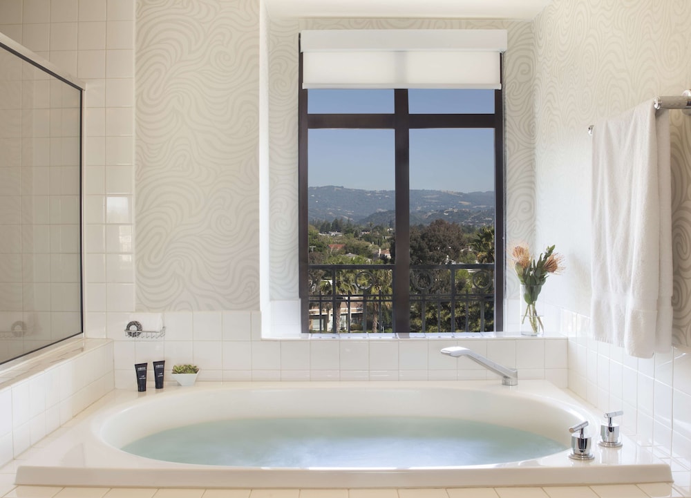 Juniper Hotel Cupertino Curio Collection by Hilton - photo 20