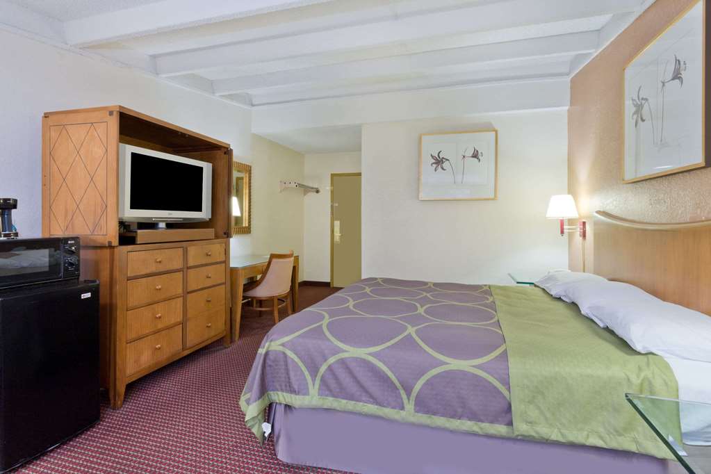 Super 8 by Wyndham Melbourne - photo 12