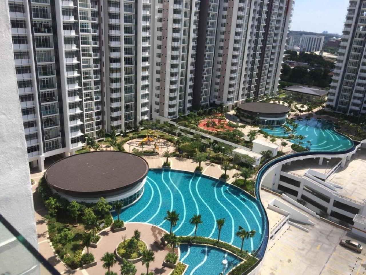 Putrajaya Dwiputra Residences Fully Air Con 3BR Home — 4-Star Luxury Hotel in Putrajaya, Malaysia