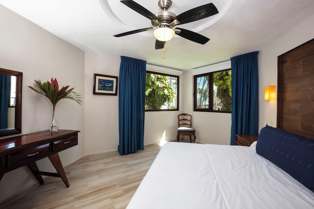 Vista Vallarta All Suites on the Beach