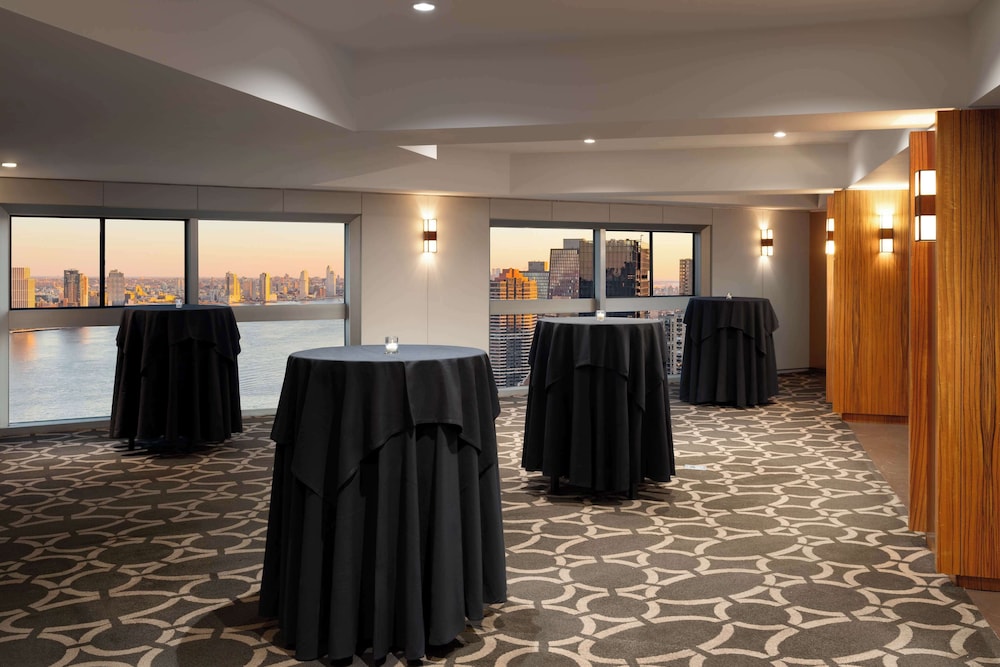 Millennium Hilton New York One UN Plaza - photo 98