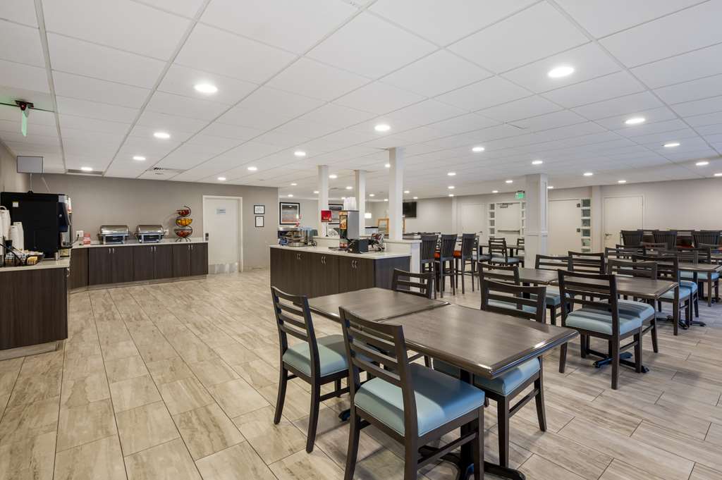 Best Western Plus Alexandria Fort Belvoir - photo 9