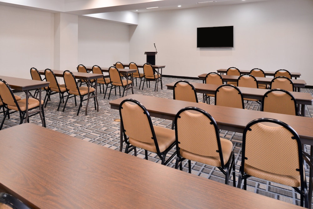 Holiday Inn Express Clanton by IHG - photo 37