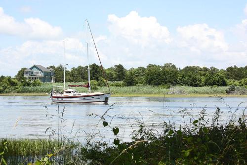 Island Delight by Oak Island Accommodations - photo 13