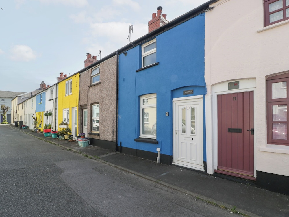 Rhif Deg in Brecon, United Kingdom