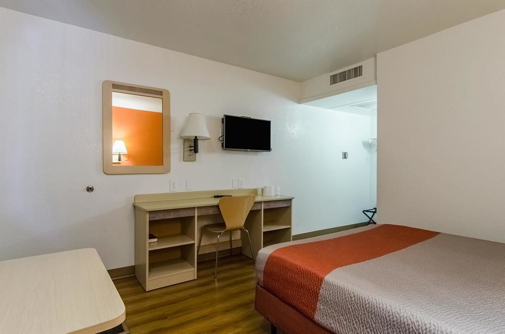 Motel 6 Centralia - photo 12