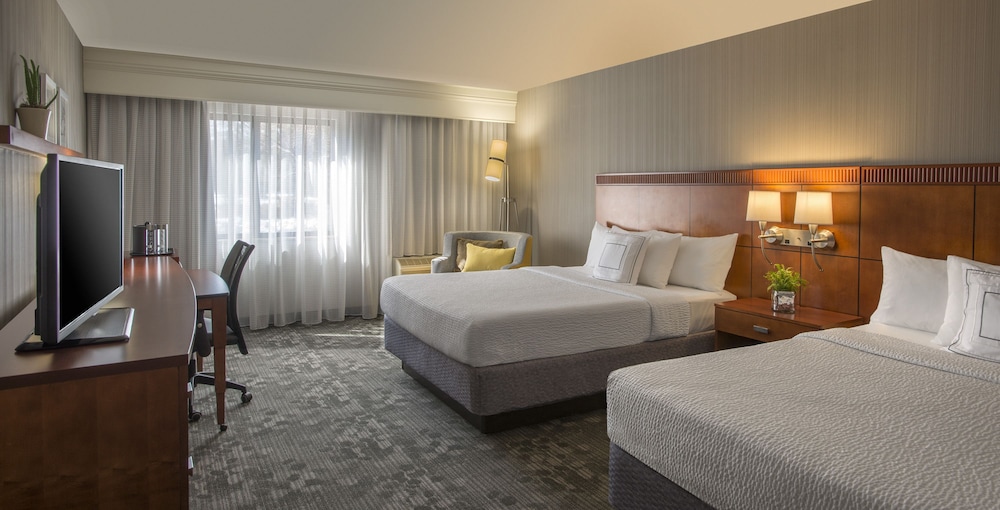 Courtyard by Marriott Grand Rapids Airport - photo 6
