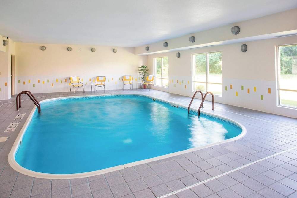 Fairfield Inn & Suites Terre Haute - photo 8