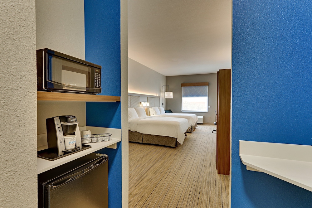 Holiday Inn Express Hotel & Suites Weatherford by IHG - photo 34