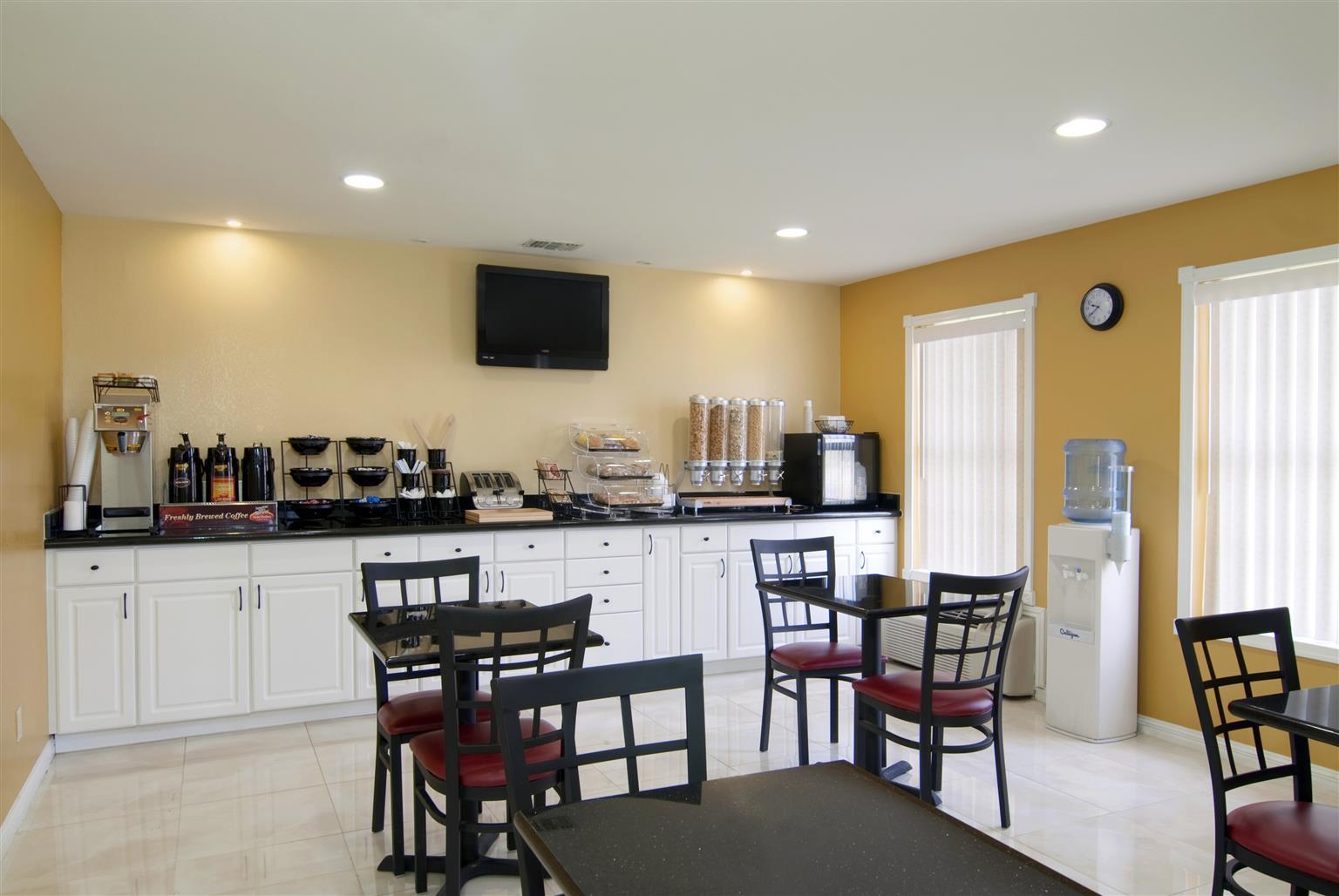 Americas Best Value Inn Harlingen - photo 6