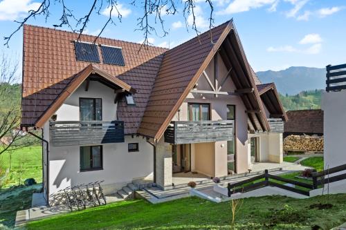 Pensiunea Podul Simonului — 4-Star Luxury Hotel in Bran, Romania