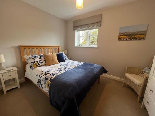 Central Village flat close to beach — 4-Star Luxury Hotel in Milford On Sea, United Kingdom