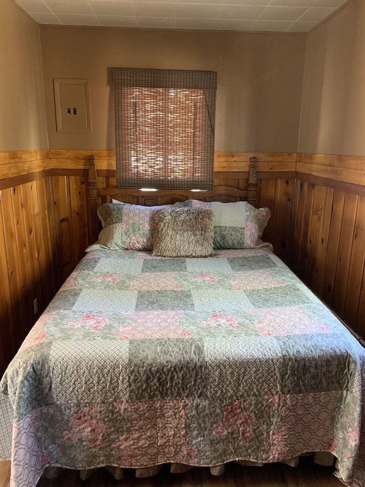 Grey Squirrel Resort - photo 17